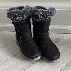 Cougar “Starla” Waterproof Kids Snow Boots (size 1)